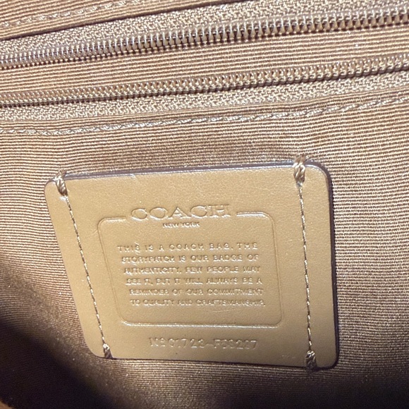 Coach Gold Signature Crossbody Bag - Picture 3 of 15